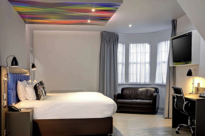 Room 15 of 53