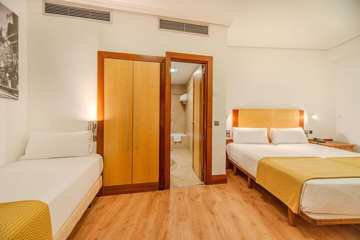 Room 49 of 99