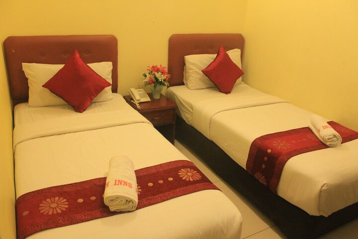 Room 11 of 29