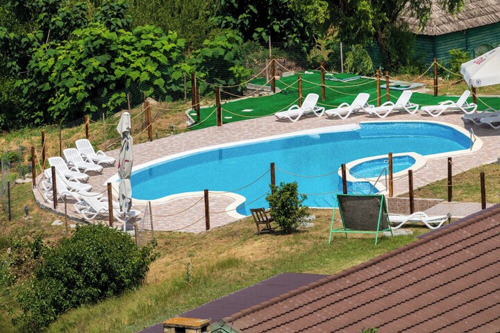 Pool 24 of 62