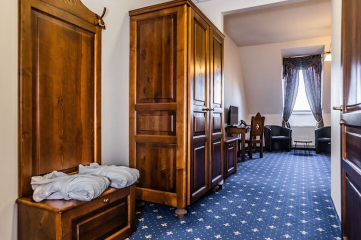 Room 8 of 54