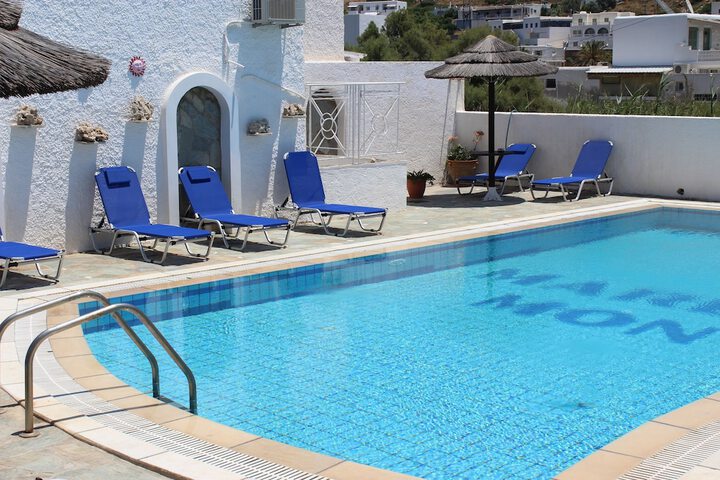 Hotel Pool