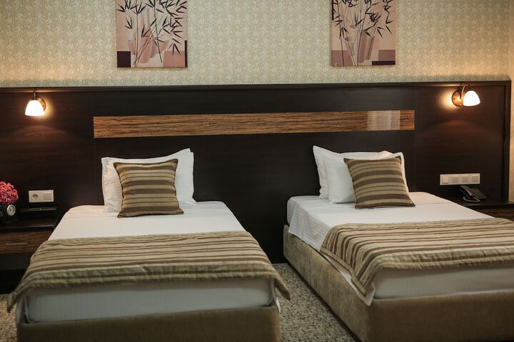 Room 3 of 44
