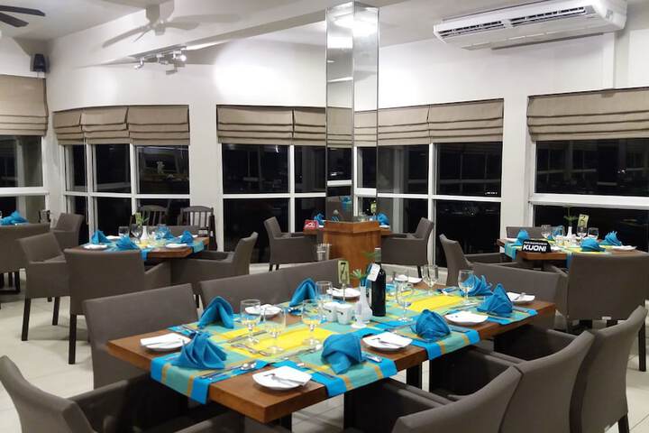 Dining 116 of 210