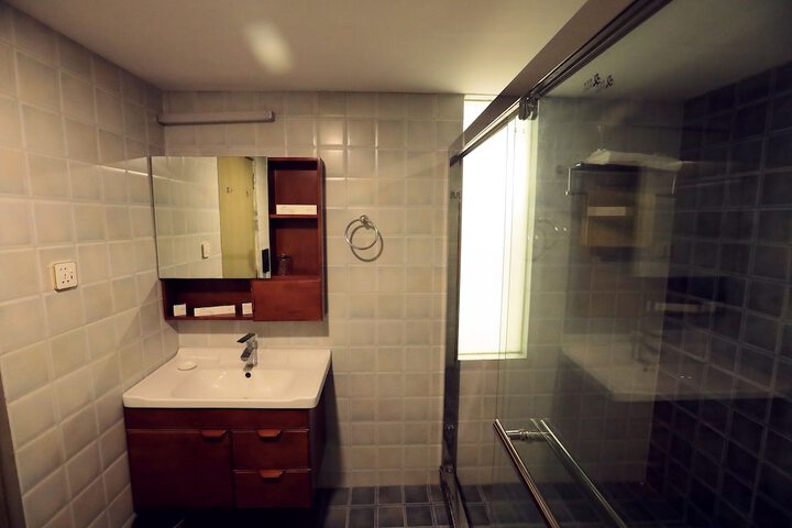 Room 27 of 50
