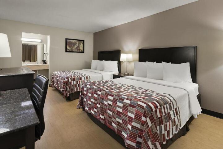 Deluxe 2 Queen Beds Second Floor (5 of 16)