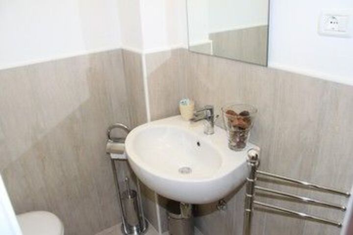 Room 8 of 52