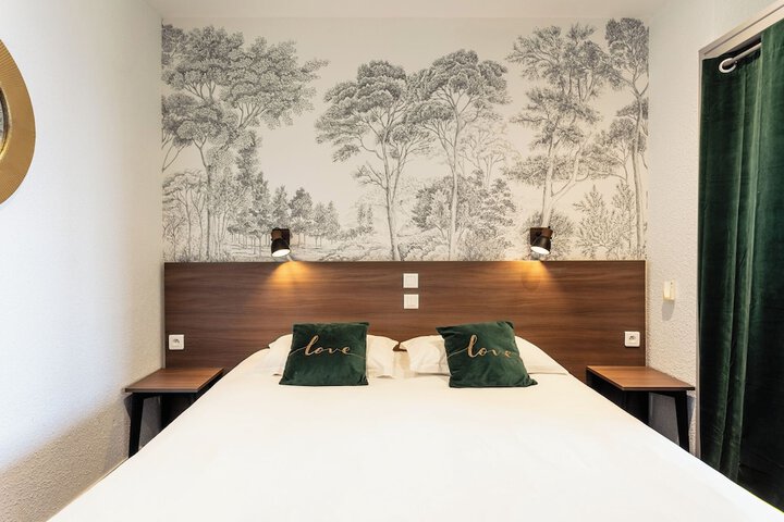 Room 42 of 113
