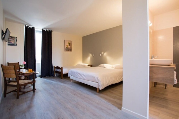 Room 4 of 15