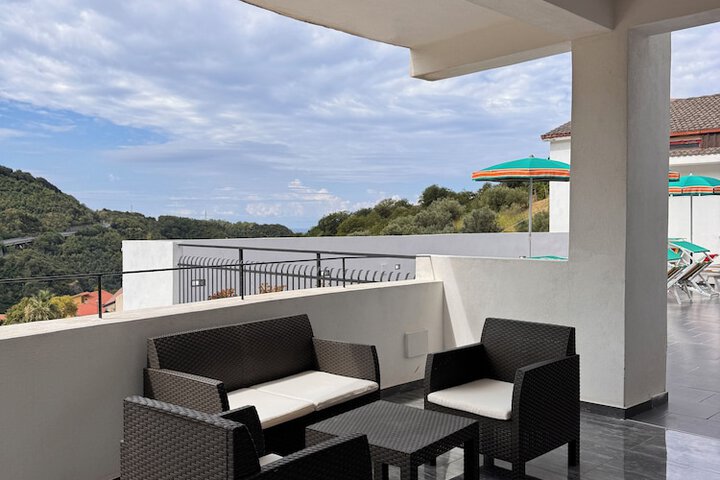 Terrace/Patio 8 of 28