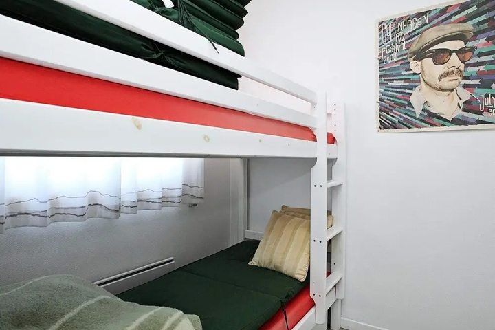 Room 2 of 12