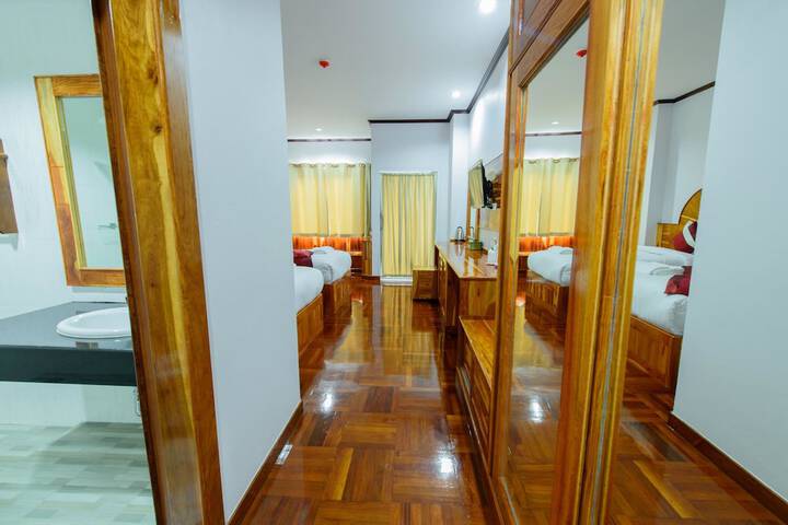 Room 13 of 48