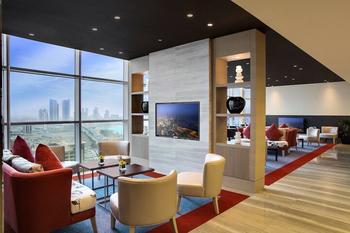 Lounge 60 of 76