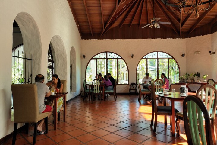 Dining 132 of 159