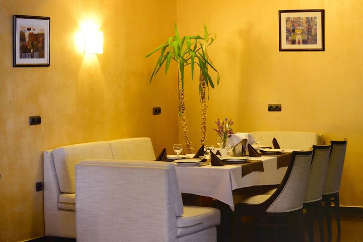 Dining 63 of 89