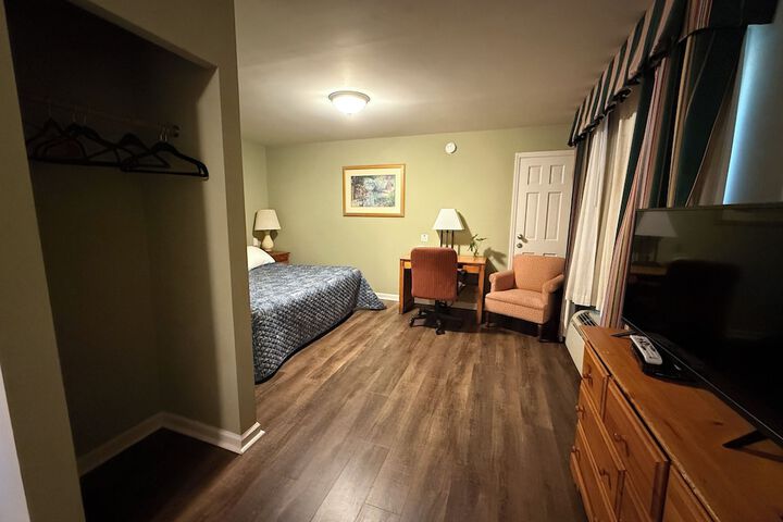 Room 35 of 65
