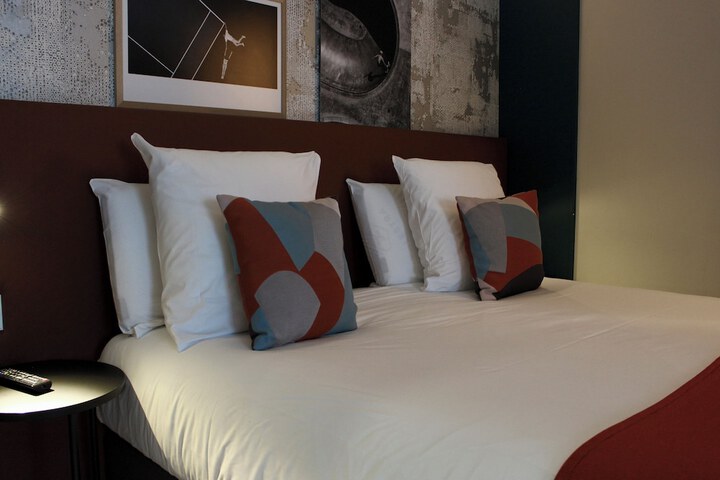 Room 32 of 51