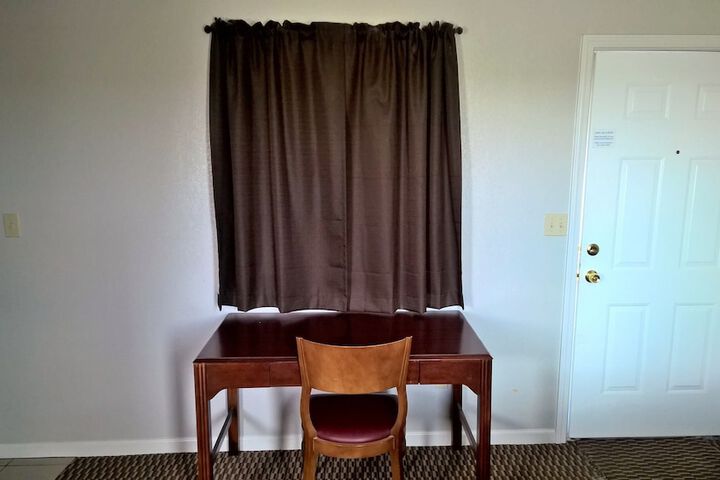 Room 5 of 12