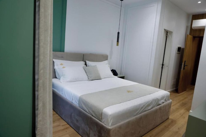 Room 4 of 35