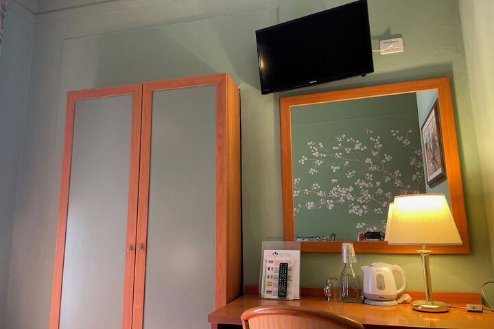 Room 45 of 124