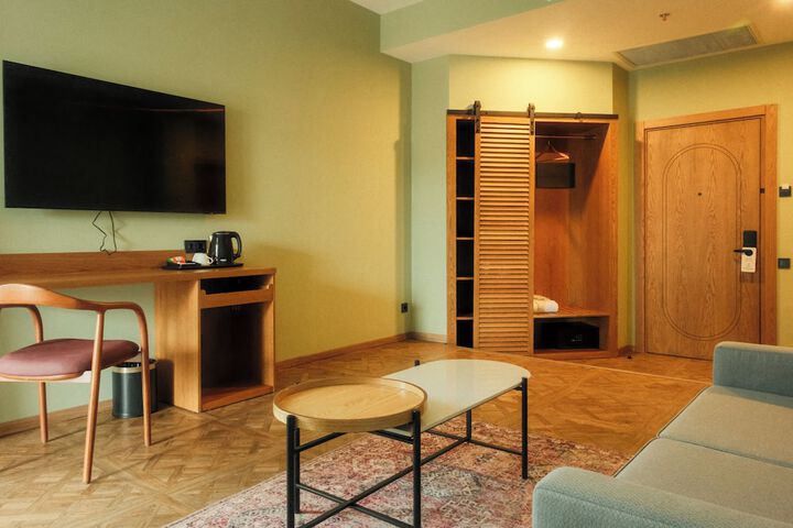 Room 10 of 53