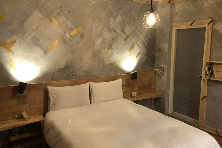 Room 3 of 13