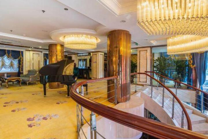 Run Zeng Hotel
