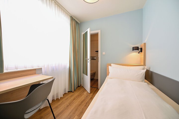 Room 12 of 51
