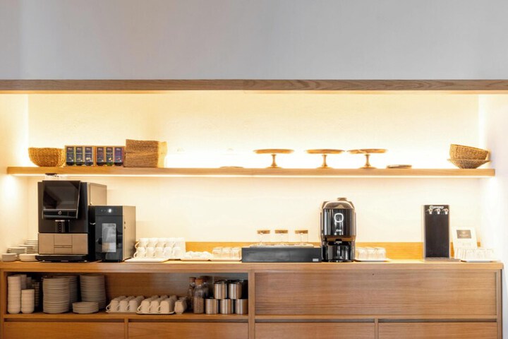 Breakfast/Coffee Service 30 of 42
