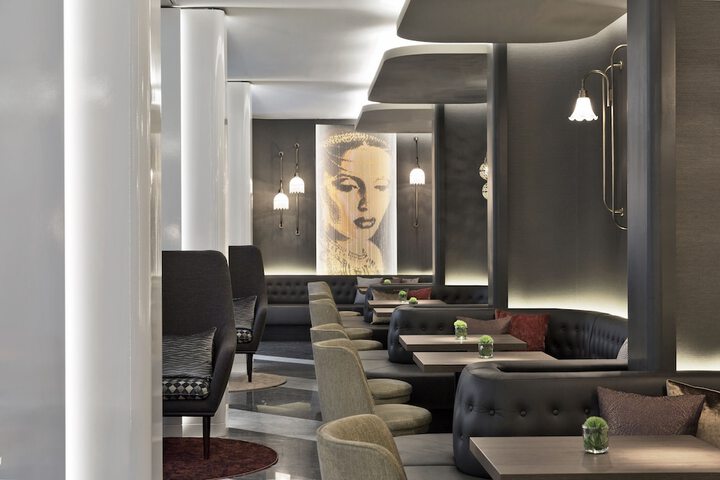 Entrance & Lobby