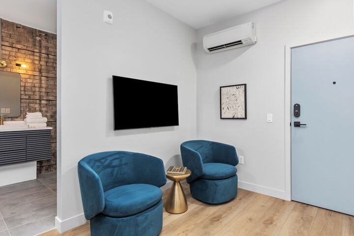 Room 4 of 22