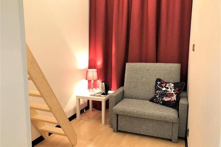 Room 8 of 33