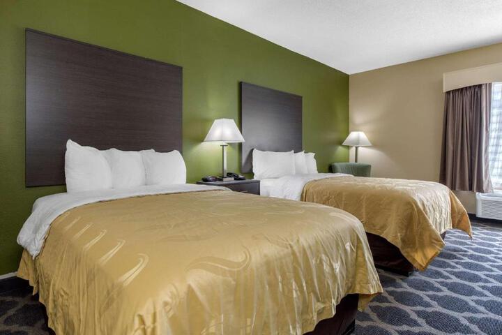 2 Double Beds (5 of 7)