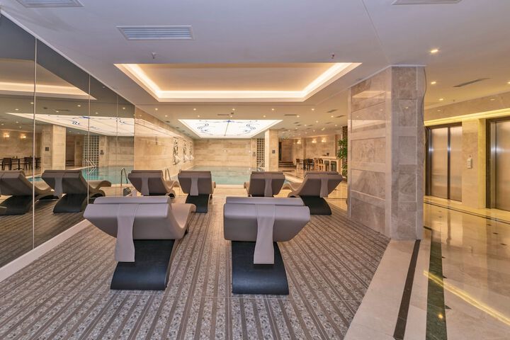 Hotel Pool