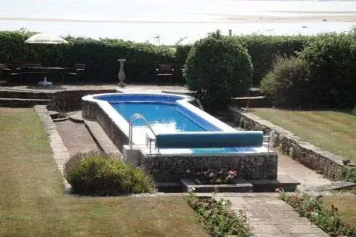 Pool 6 of 30