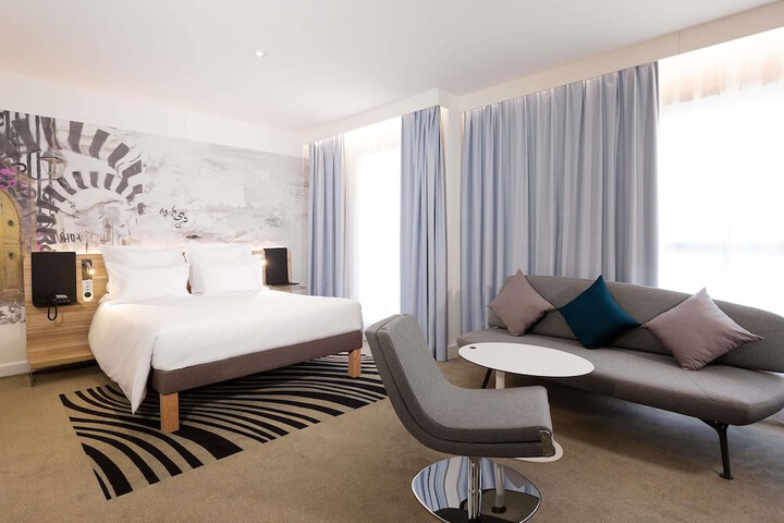 Room 42 of 315