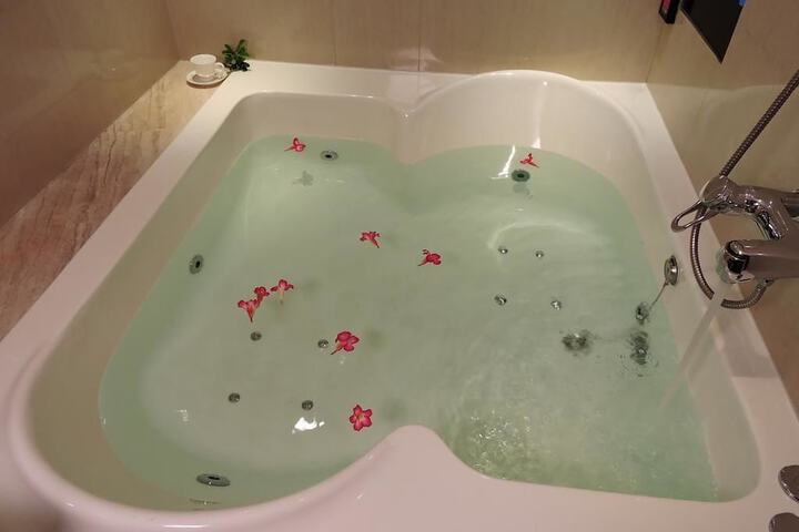 Room 20 of 27