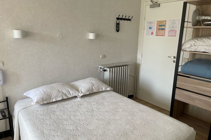 Room 13 of 36
