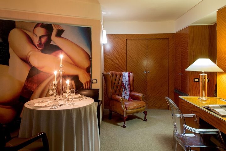 Room 13 of 31