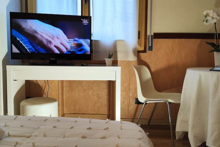 Room 16 of 26