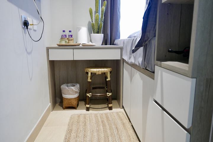 Room 53 of 77