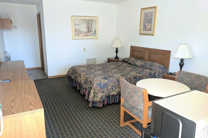 Room 13 of 32