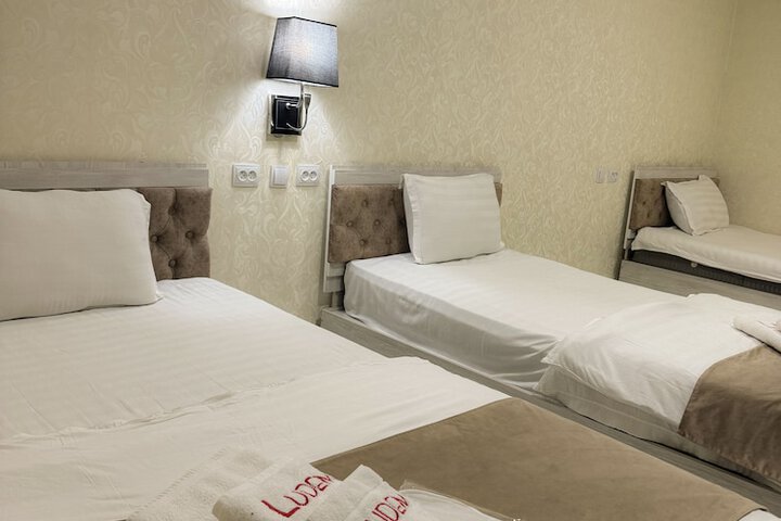 Room 28 of 32