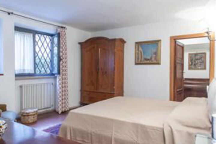Room 6 of 30