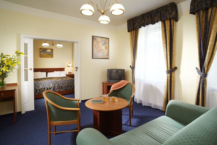 Room 7 of 22