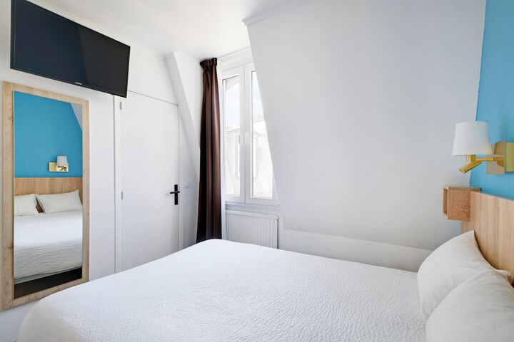 Room 28 of 49