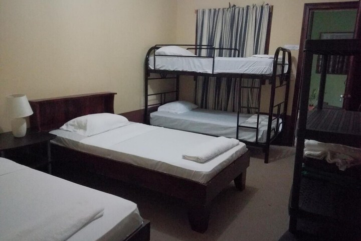 Room 10 of 40