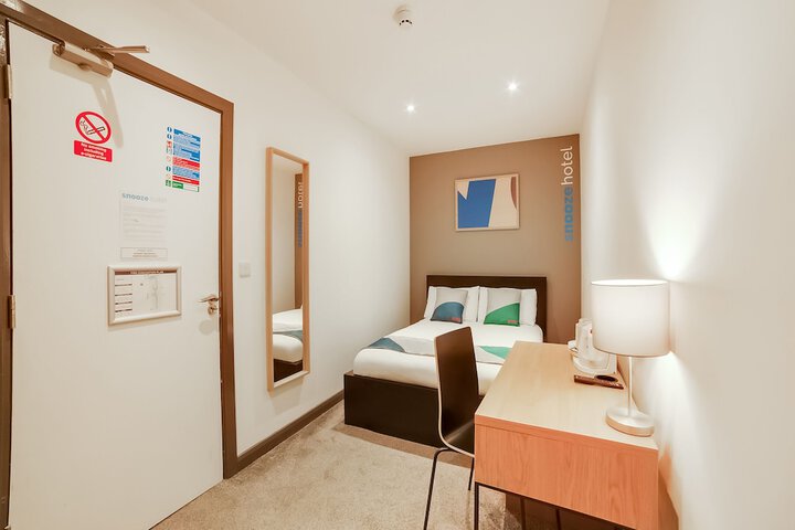 Room 9 of 34