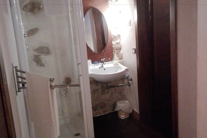 Room 61 of 114