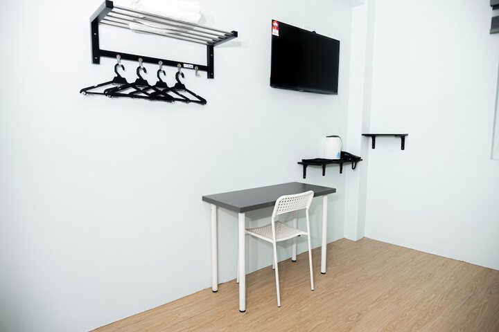Room 9 of 23